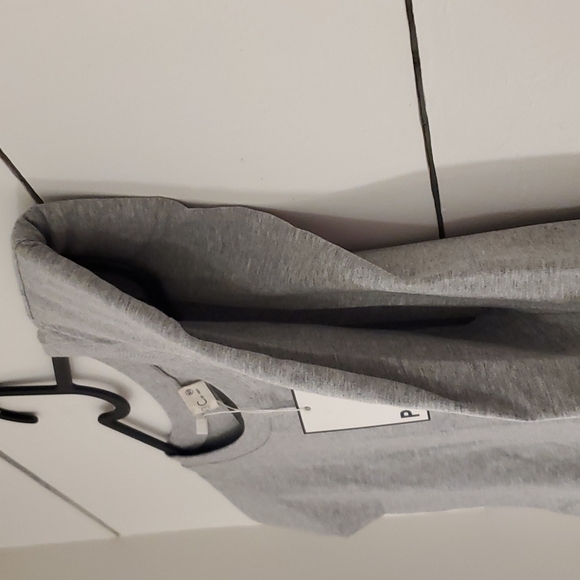 NWT PRIV padded shoulder muscle tee - Picture 5 of 6